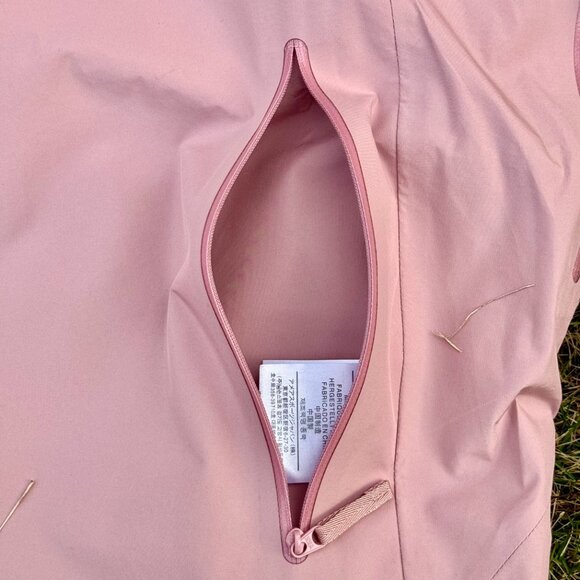 Arcteryx Beta Series Beta LT Hooded Hardshell Jacket, Size M - Picture 5 of 9